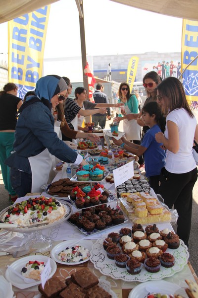 CrumbleBerrys Eat cake for a cause